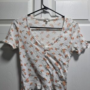 Derek Heart White Ribbed V-Neck Crop Top with Peach Floral